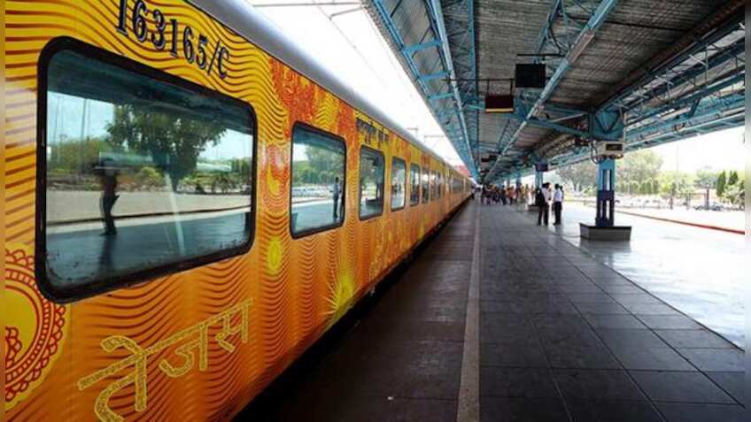 IRCTC की Tejes express में उद्घाटन के दिन आप कर सकते हैं सफर, जल्द बुक करें टिकट 