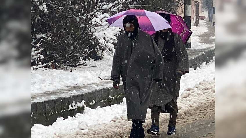 Weather today : हवा के रुख बदलने से बढ़ेगी गलन, IMD ने ठंड बढ़ने की दी चेतावनी