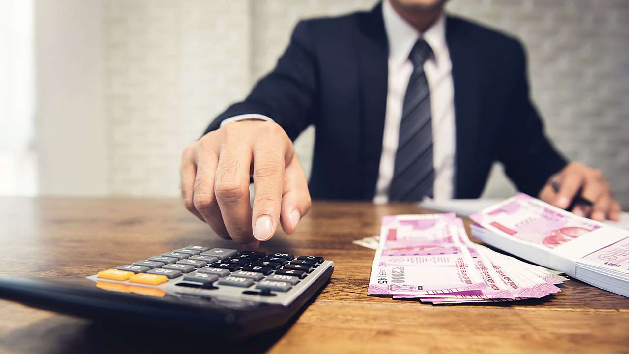 इन सरकारी प्लान में मिल रहा है जबर्दस्त रिटर्न, Tax भी बचेगा और कमाई भी होगी