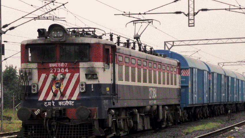 Tejas के बाद अब मालगाड़ियों के लेट होने पर भी मिलेगा मुआवजा, सरकार का बड़ा फैसला