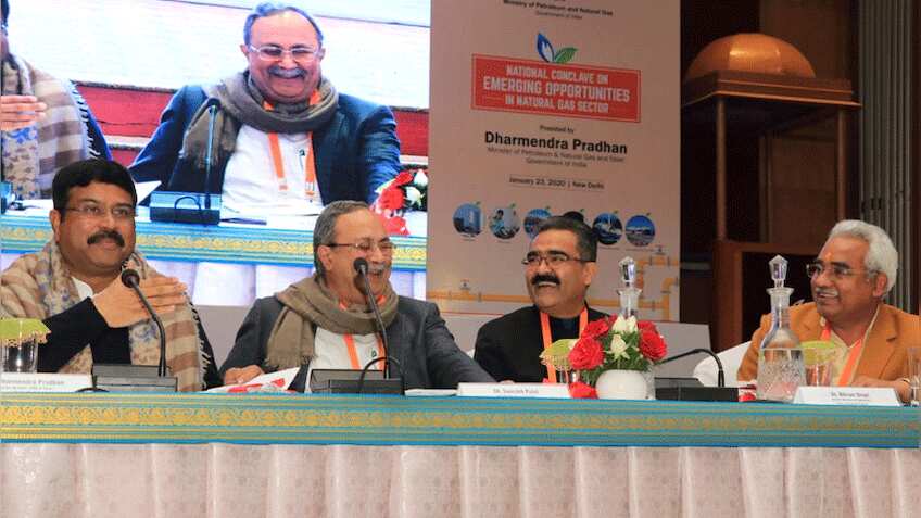 मोदी सरकार का एक और तोहफा, गांव-गांव पाइपलाइन से गैस पहुंचाने की तैयारी