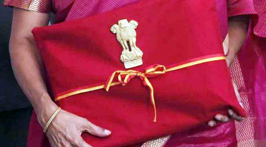 Budget 2020: जानिये बजट में किस तरह के डॉक्यूमेंट होते हैं शामिल? ब्रीफकेस नहीं अब बहीखाता लेकर आती हैं वित्त मंत्री