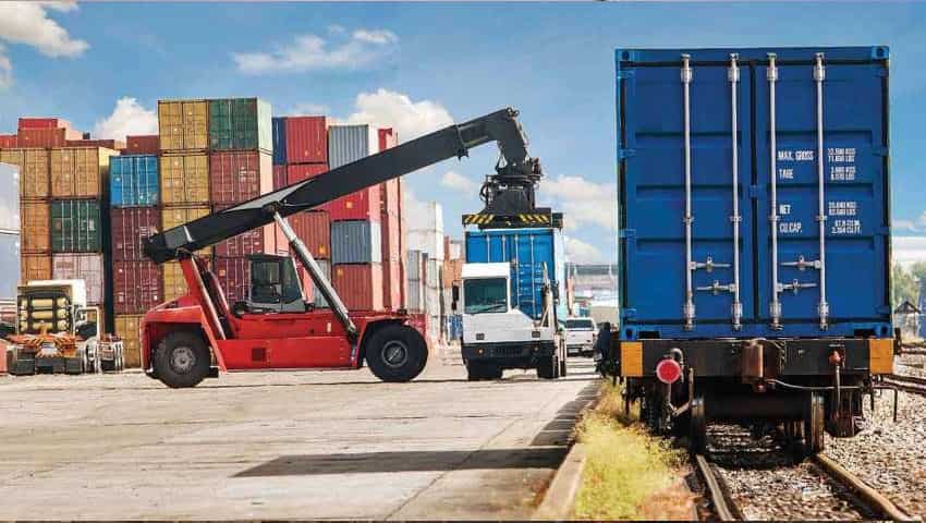 निर्यातकों का इंश्योरेंस प्रीमियम घटाया गया