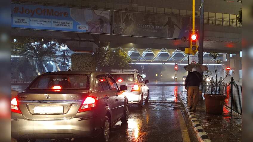 ज्यादा हॉर्न बजाना पड़ेगा महंगा, रेड लाइट पर करना पड़ा सकता है लंबा इंतजार