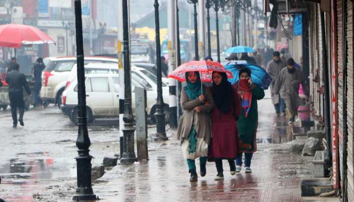 Weather Update: उत्तर भारत के कई हिस्सों में बारिश के आसार, मौसम में हो रहा है बदलाव