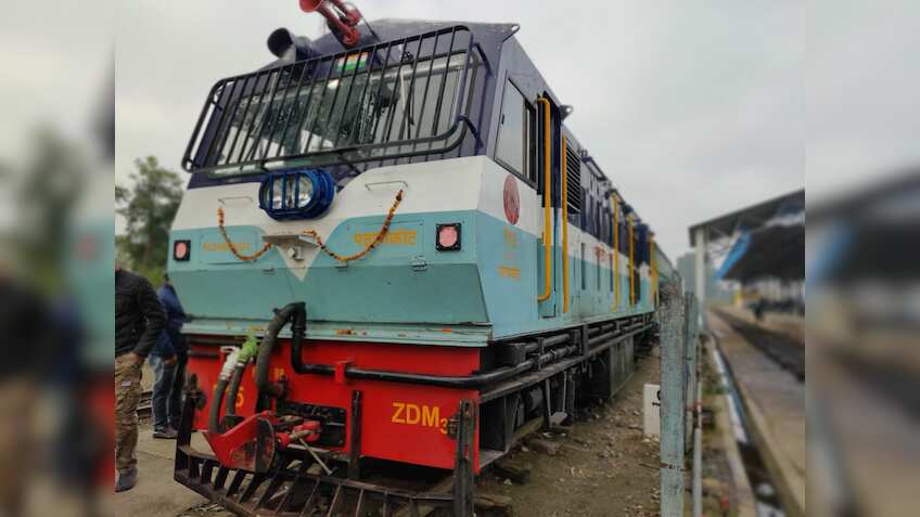 महानंदा और फरक्का एक्सप्रेस सहित 317 ट्रेनें कैंसिल, ये लिस्ट देख कर करें प्लानिंग