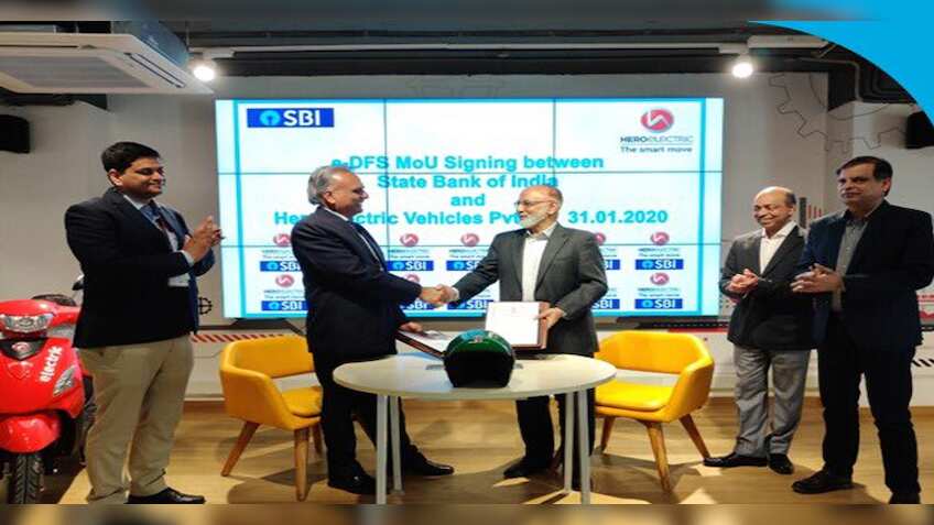 SBI इन इलेक्ट्रिक गाड़ियों की खरीद पर मिनटों में देगा लोन, मिल रहे हैं कई और ऑफर