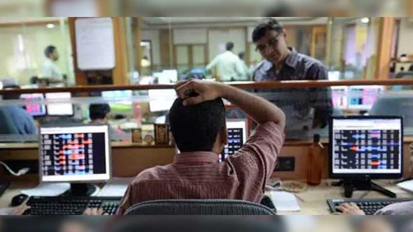 Coronavirus से सहमा बाजार, सेंसेक्स 200 प्वाइंट से ज्यादा टूटा, निफ्टी 12,100 के नीचे