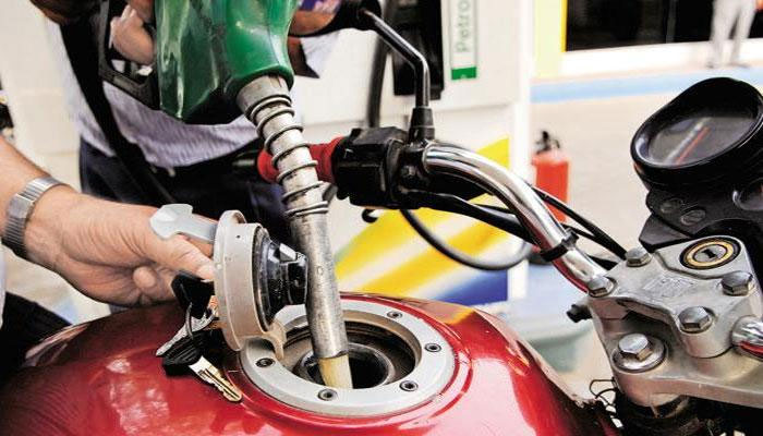 पेट्रोल-डीजल के रेट में ये हुआ बदलाव, जानिए कितने में मिल रहा 1 लीटर तेल