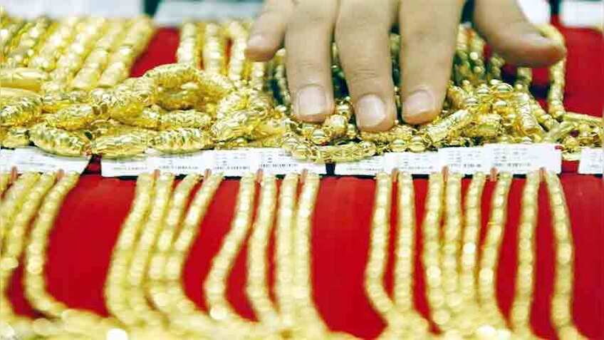 अप्रैल-जनवरी में Gold import में भारी गिरावट, जानें देश में कितने का आया सोना