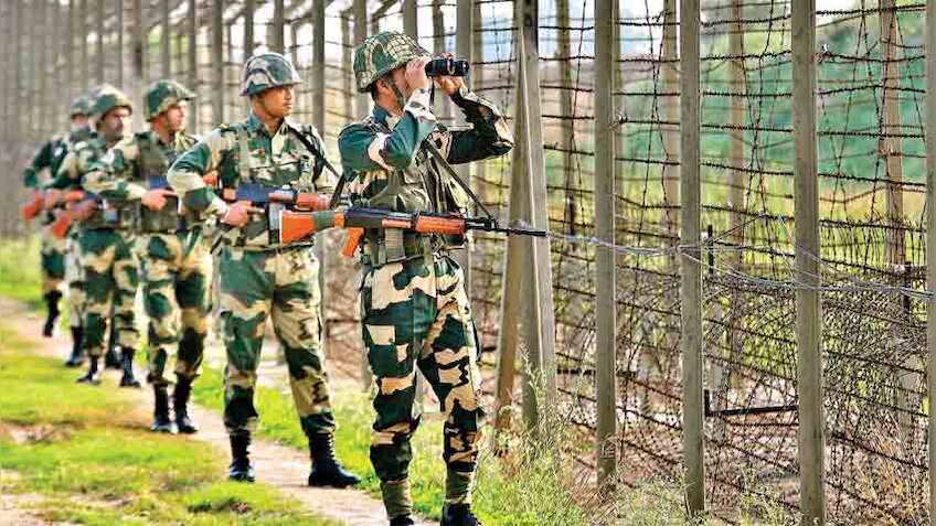  BSF में निकली है सरकारी नौकरी की वैकेंसी, 35400-112400/- रुपये तक है पे स्केल