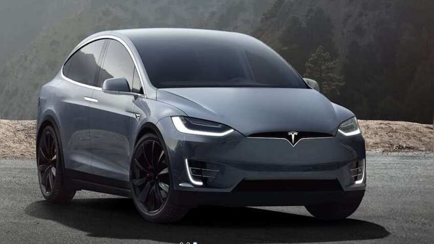 खुद ही ट्रैफिक केंट्रोल करेगी कार, पैदल चलने वालों से कहेगी 'ऐ भाई जरा देख के चलो'