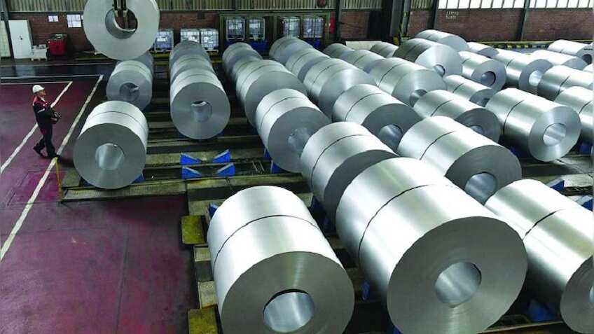 कोरोना वायरस की मार से मेटल और ऑटो सेक्टर हलकान, स्टील मार्केट में बड़ी गिरावट