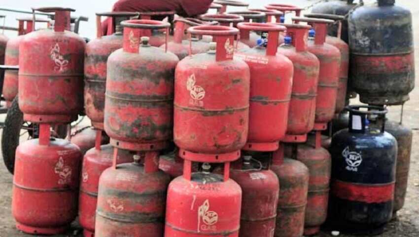 लॉकडाउन में भी गैस सिलेंडर की नहीं होगी कमी, अफवाह में आकर न करें ये काम