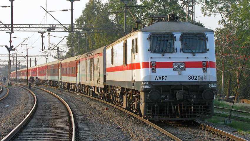 रेलवे ने सभी स्टेशनों को बंद किया, ट्रेनें चलाने को लेकर कही ये बात