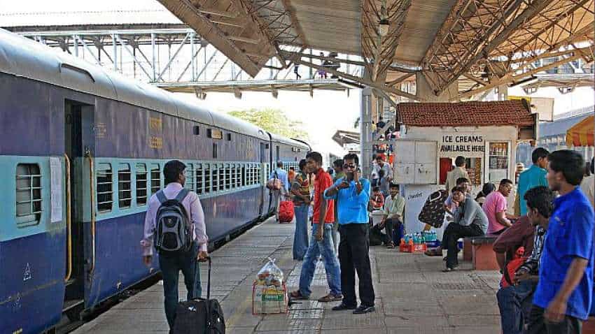 भारतीय रेलवे एक दिन में दे रहा है 13 हजार सवालों का जवाब, आप भी लें इस सुविधा का फायदा