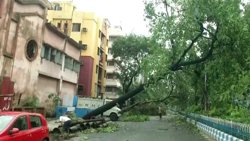 कोलकाता में भारी नुकसान