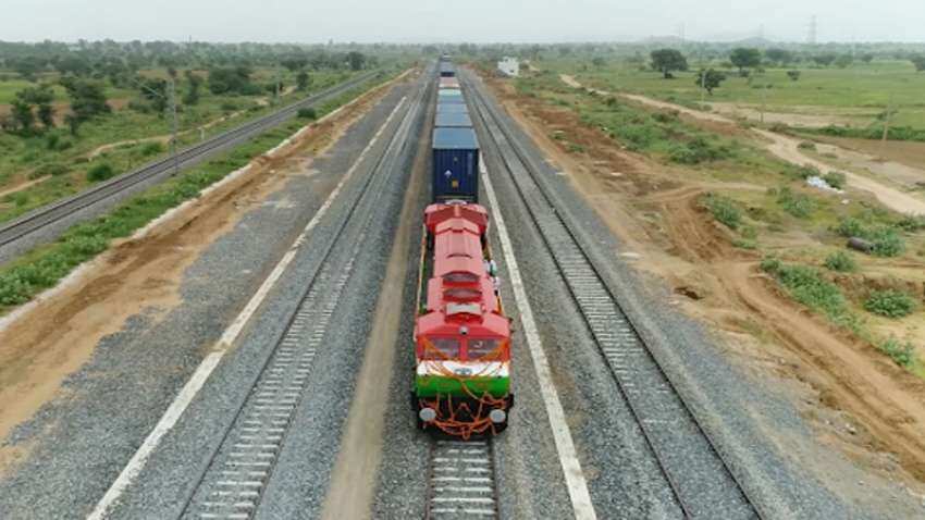 रेलवे ने चलाई सबसे लम्बी फ्रेट ट्रेन