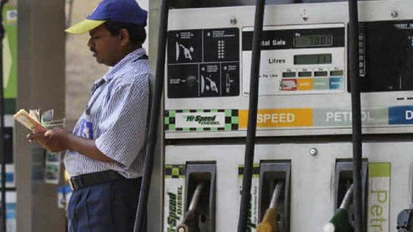 petrol price today: महंगे पेट्रोल से आम जनता को झटका, जानिए 1 लीटर का भाव
