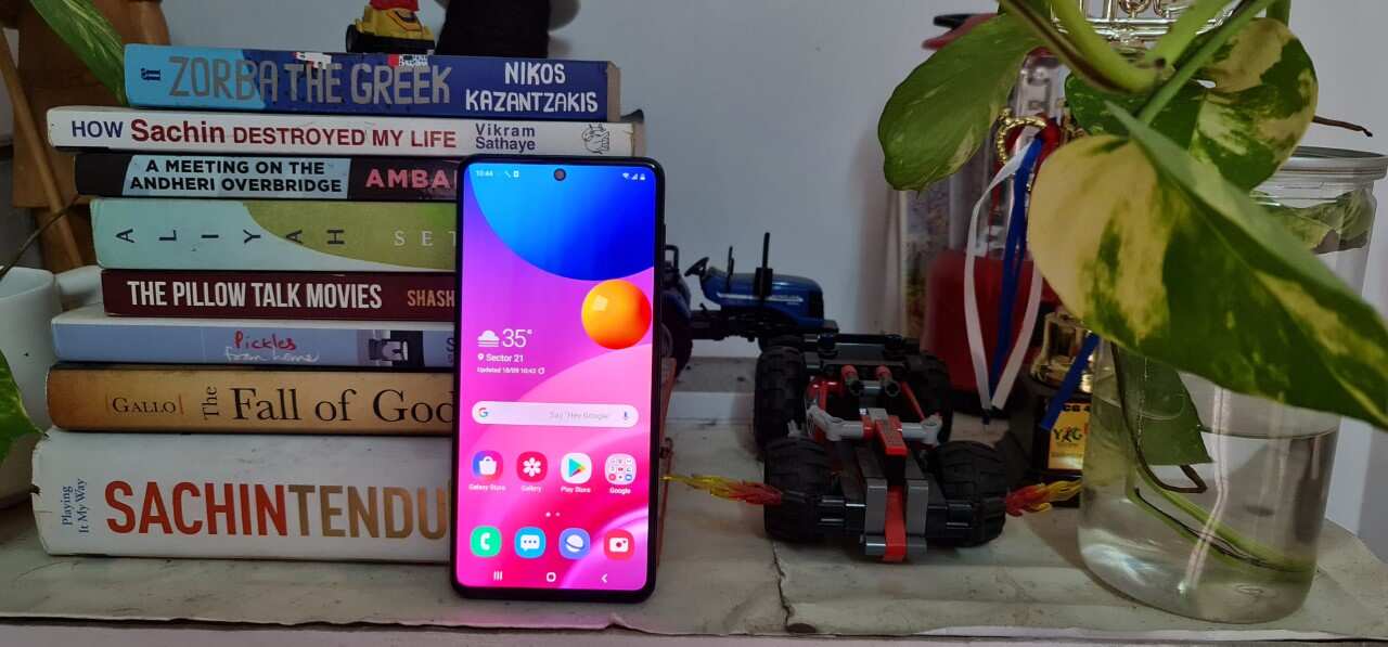 Galaxy M51 sale: दमदार बैटरी वाले फोन पर मिल रहा बंपर डिस्काउंट, जानें कीमत-फीचर्स-ऑफर्स