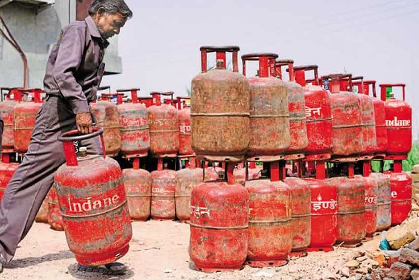 फ्री में गैस सिलेंडर का आखिरी मौका! बचे हैं सिर्फ 7 दिन, जानें डॉक्यूमेंट-रजिस्ट्रेशन की डिटेल्स