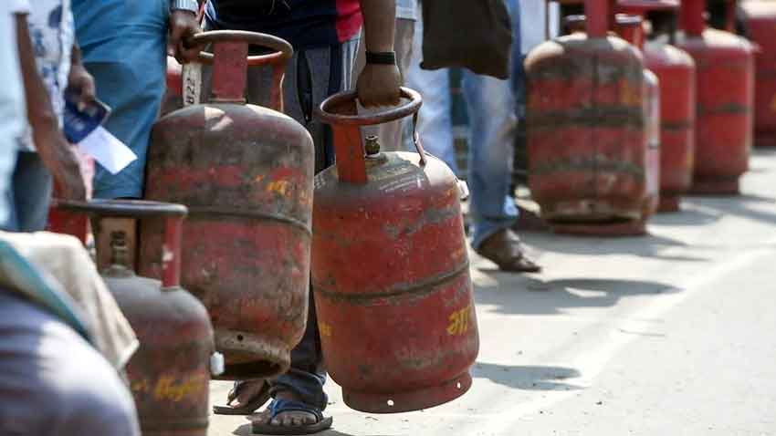 बंद हो सकती है आपके LPG सिलेंडर की डिलिवरी! 1 नवंबर से बदलने वाले नियमों को जरूर पढ़ें