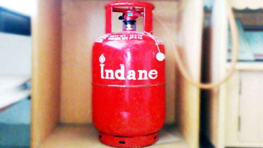 LPG सिलेंडर खुद लाएंगे तो एजेंसी देगी 19 रुपए 50 पैसे, बड़े काम का है ये नियम