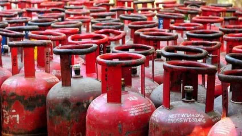 94 रुपए में मिल रहा है LPG गैस सिलेंडर, सिर्फ 2 दिनों के लिए बचा है ऑफर, ऐसे करें बुकिंग