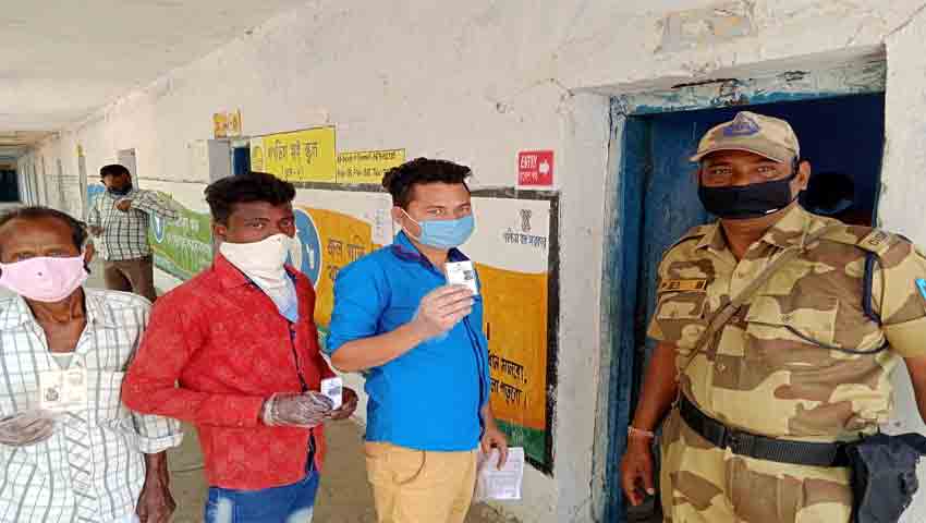 West Bengal Election 2021: शाम 5 बजे तक 79.79% मतदान, यहां जानें दिन भर कैसी रही वोटिंग