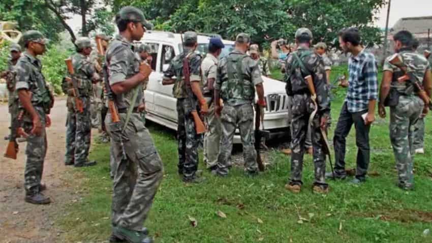 Naxal attack: बीजापुर में नक्सलियों से मुठभेड़ में 5 जवान शहीद, कई नक्सलियों के भी मारे जाने की खबर