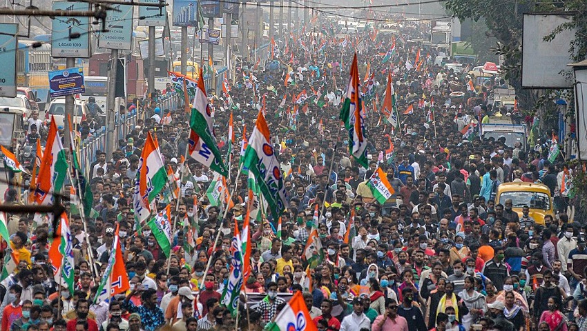 West Bengal Election 2021: चुनाव आयोग ने रोडशो-कार रैलियों पर लगाई रोक, जनसभा में सिर्फ 500 लोग होंगे