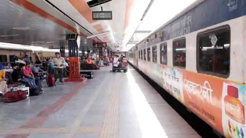 Indian Railways: राजधानी, शताब्दी और दुरंतो पर कोरोना का ब्रेक, भारतीय रेलवे ने किया ये एलान
