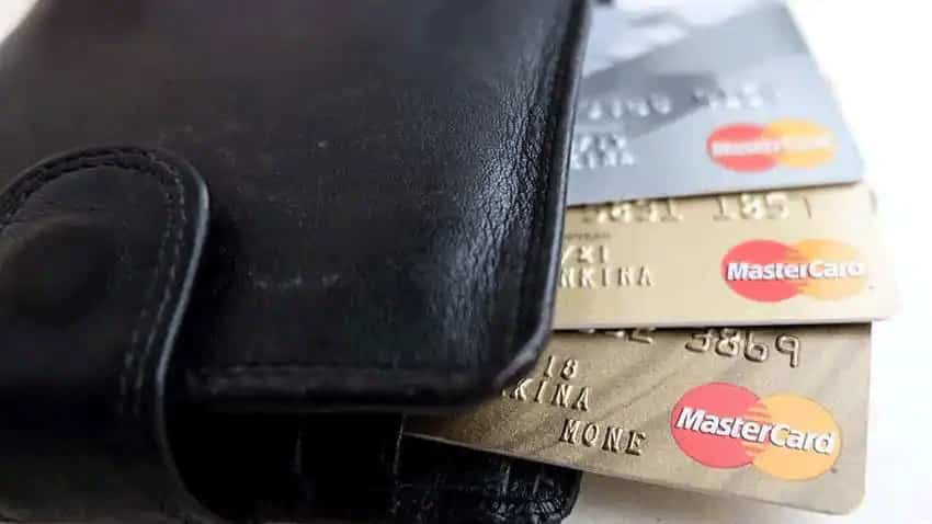 डेबिट/क्रेडिट कार्ड पर कवर  