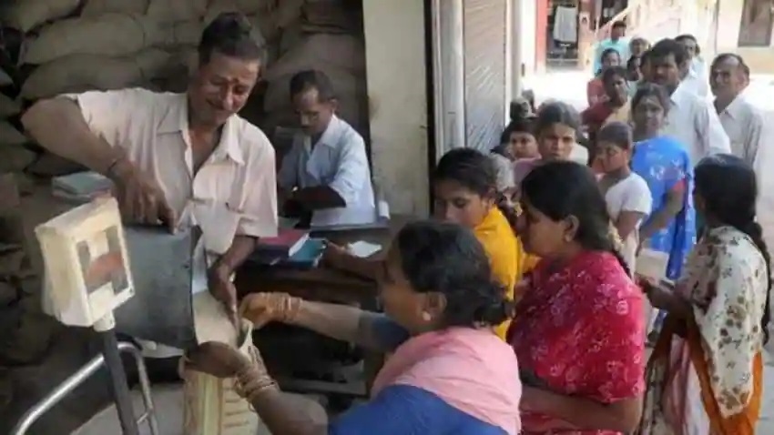 पीएम गरीब कल्याण योजना: नवंबर 2021 तक मिलता रहेगा फ्री राशन, कैबिनेट ने दी मंजूरी