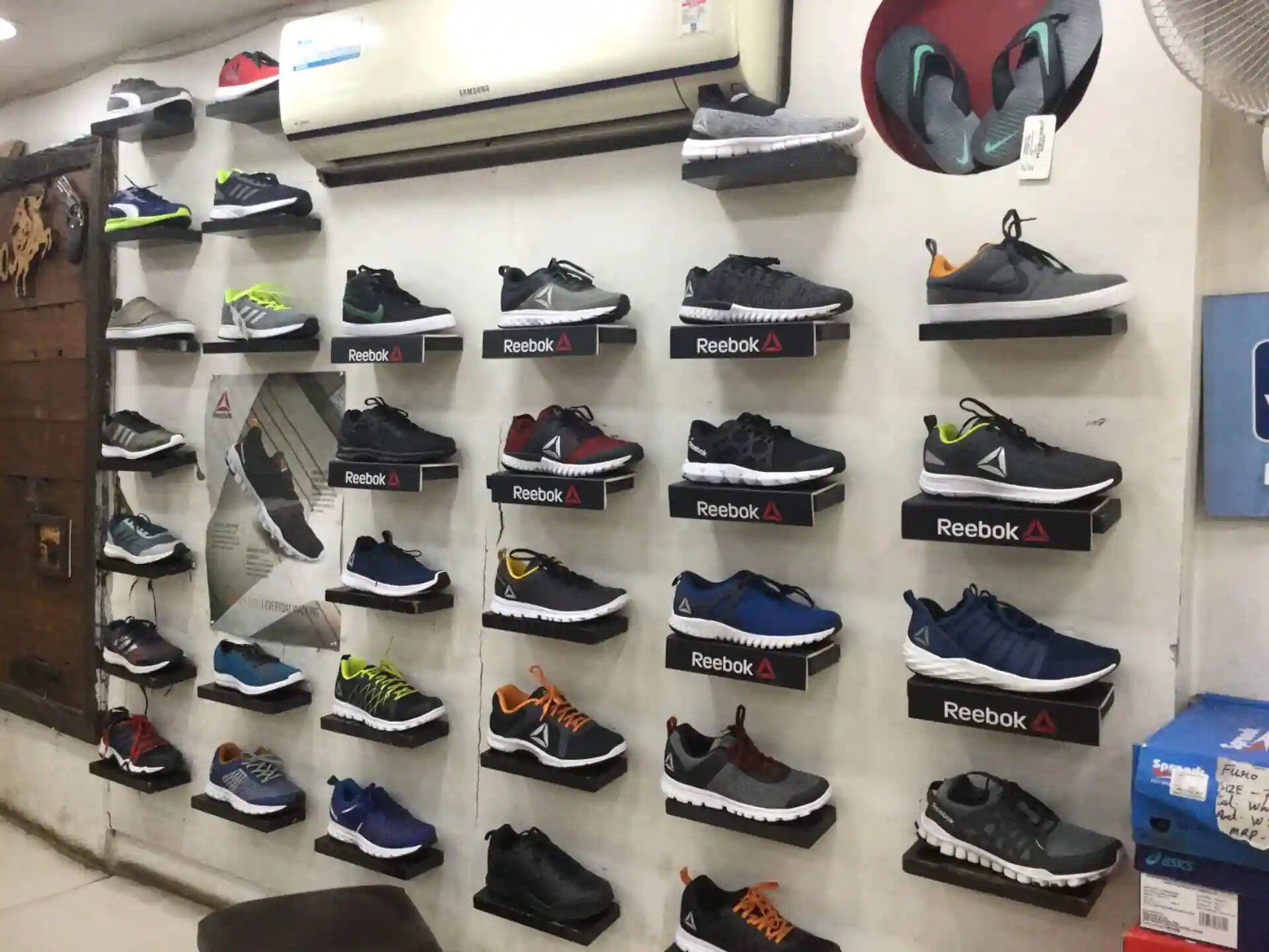 Reebok company kaha ki hai Outlet
