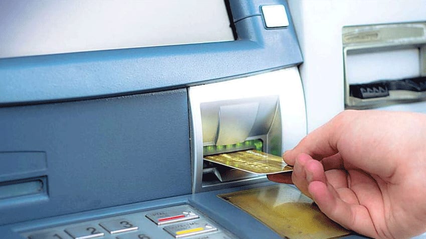 ATM ट्रांजैक्शन फेल होने पर बैंक आपसे वसूलते हैं पेनाल्टी, क्या आप भी करते हैं ये गलती?