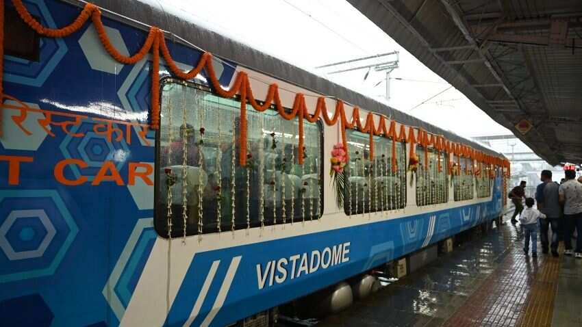 Vistadome Trains: असम और पश्चिम बंगाल को मिला विस्टाडोम ट्रेन का तोहफा, यहां देखिए मनमोहक तस्वीरें