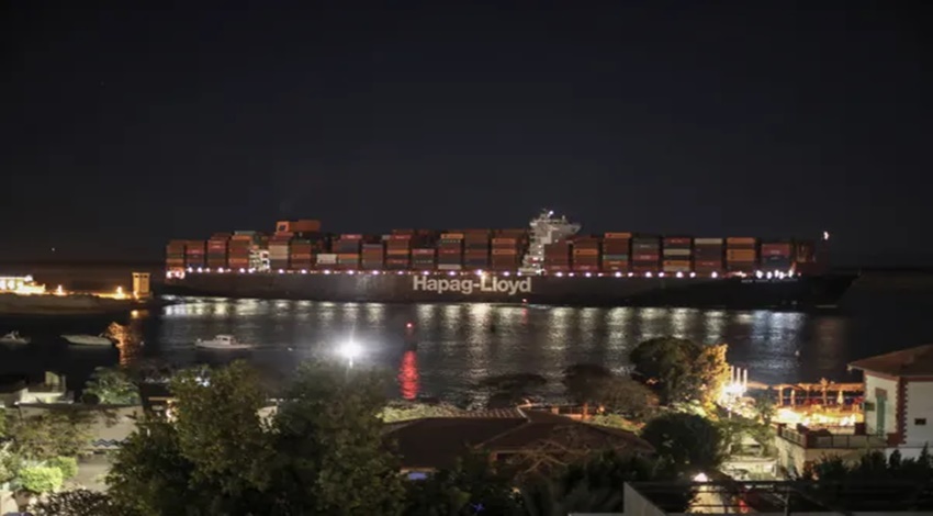 Suez Canal: स्वेज नहर में फिर फंसा एक जहाज, बंद किया गया रूट