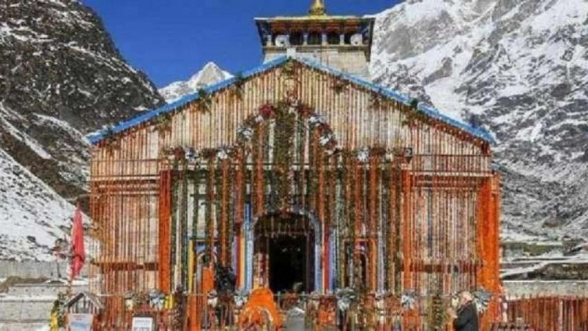 Chardham yatra: नैनीताल हाईकोर्ट ने चारधाम यात्रा से हटाई रोक, इन गाइडलाइंस के साथ कर सकेंगे दर्शन