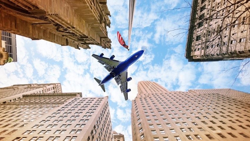 US या UK जाने की प्लानिंग से पहले पढ़ लें ये अपडेट, बदल गए हैं कोरोना प्रतिबंध से जुड़े नियम