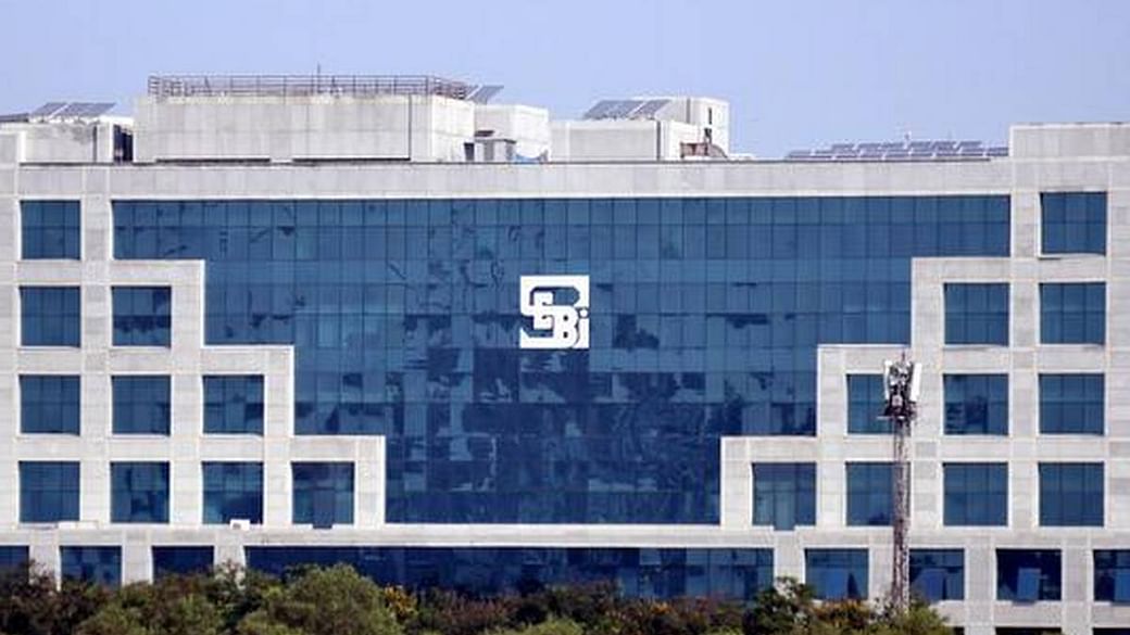 सिक्योरिटी मार्केट में इन्वेस्टर्स के रिस्क कम करने को लेकर SEBI की पहल, ब्रोकर्स के नेट वर्थ बढ़ाने पर करेगी विचार
