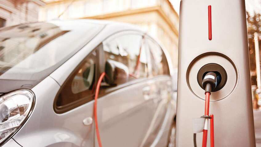 इलेक्ट्रिक वाहन मालिकों के लिए दिल्ली सरकार का तोहफा, मिलेगी सस्ती Electric Charging की सुविधा