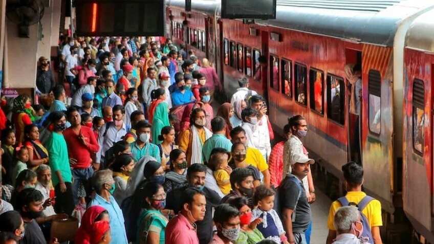 मार्च 2020 से करीब 4 करोड़ बुजुर्गों ने पूरा किराया देकर की रेल यात्रा, कोरोना की वजह से अब भी नहीं मिली राहत