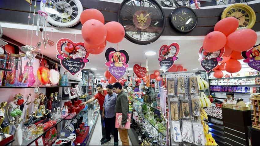 Valentine’s Week Days List 2022: प्यार के त्योहार की शुरुआत आज से, यहां चेक करें वैलेंटाइन डे वीक कैलेंडर   