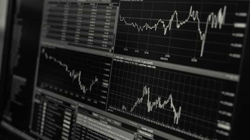 Axis Mutual Fund ने दो सीनियर अधिकारियों को भेजा छुट्टी पर, इनसाइडर ट्रेडिंग का है आरोप