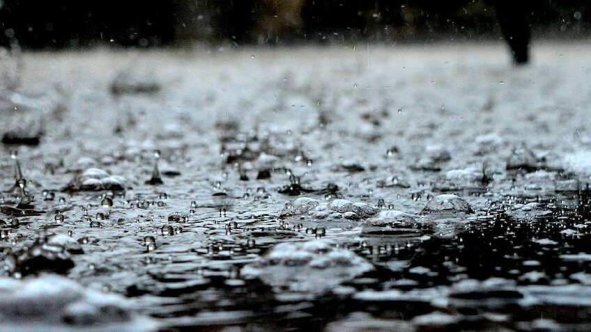 चिलचिलाती गर्मी के बीच राहत की खबर! देश के कुछ हिस्सों में तेज बारिश की संभावना, मौसम विभाग का रेड अलर्ट