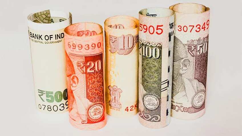 Mutual Fund ELSS: गिरते बाजार में किस स्‍ट्रैटजी के साथ टैक्‍स सेविंग्‍स फंड्स में लगाएं पैसा? जानिए एक्‍सपर्ट की राय 