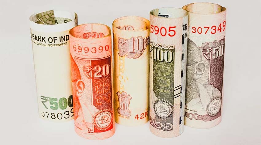 Mutual Fund ELSS: गिरते बाजार में किस स्ट्रैटजी के साथ टैक्स सेविंग्स फंड्स में लगाएं पैसा? जानिए एक्सपर्ट की राय