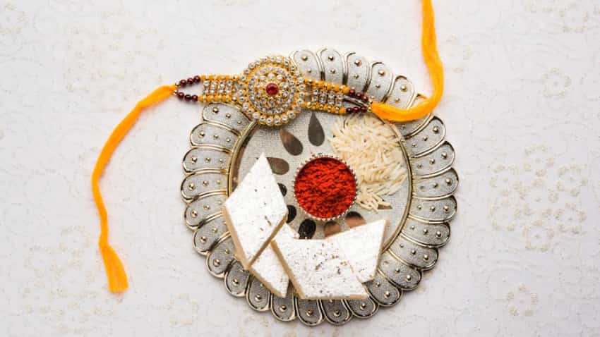 Rakshabandhan 2022: इस राखी बहन को तोहफे में दें कुछ खास, चेक करें टॉप-5 स्मार्टवॉच की लिस्ट