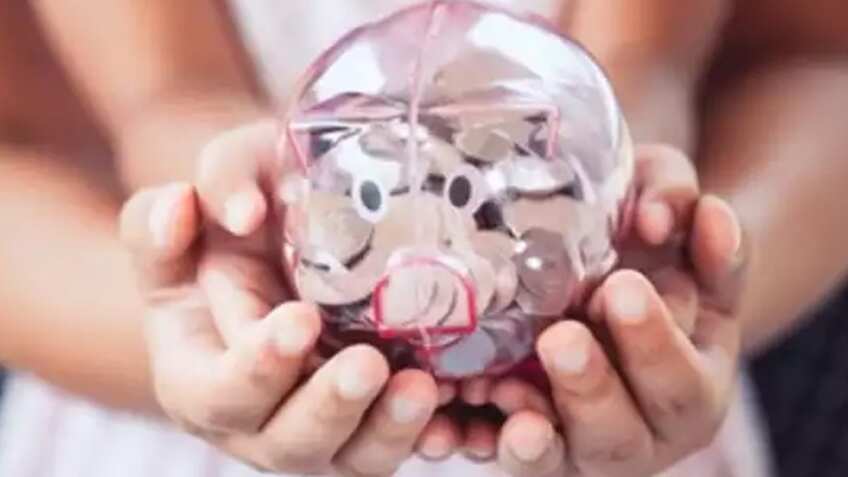 Sukanya Samriddhi Yojana: बदल गए नियम- अब 18 की उम्र तक खुलेगा अकाउंट, बेटियों के नाम पर पहले से ज्यादा फायदा